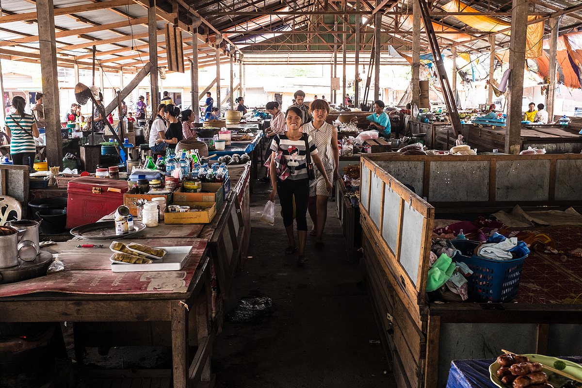 Market w Ban Na Hin (Laos 2015)